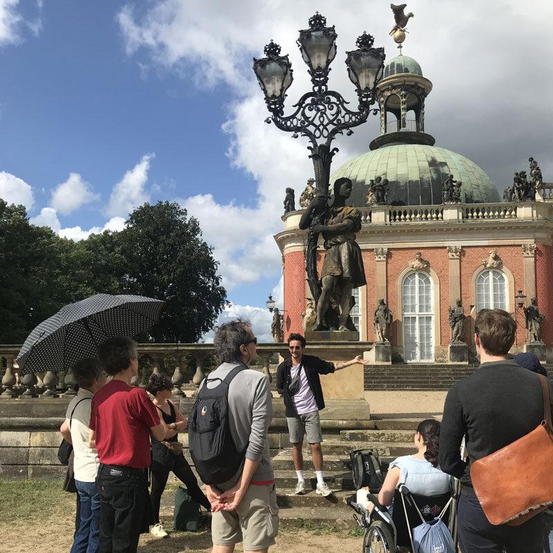 Rundgang mit Postcolonial Potsdam auf den Spuren der deutschen und preußischen Kolonialgeschichte im Park Sanssouci, Potsdam